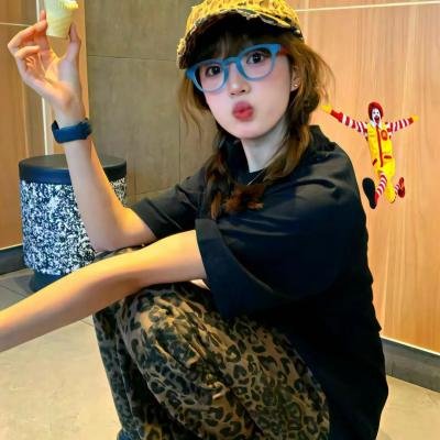 随母改嫁后我在新家成团宠